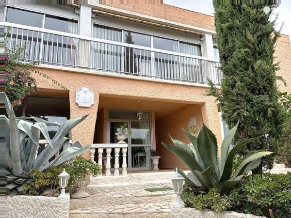 MAISON INDIVIDUELLE 4 /5 PIECES PLUS DEUX PIECES INDEPENDANT .GARAGE.