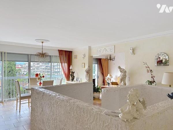 MAISON INDIVIDUELLE 4 /5 PIECES PLUS DEUX PIECES INDEPENDANT .GARAGE.