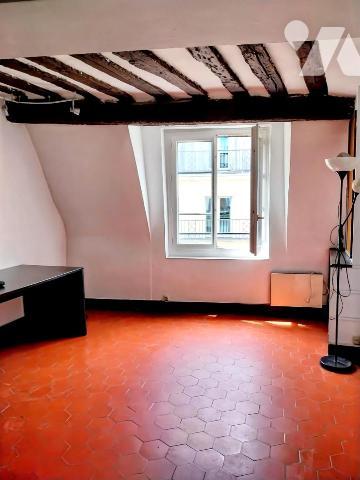 Studio Paris 1er vue dégagée