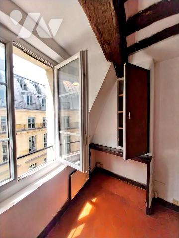 Studio Paris 1er vue dégagée