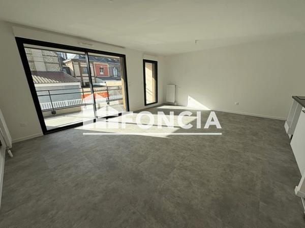 Location Appartement 3 pièces 76.53 m² - Sotteville Les Rouen 76300