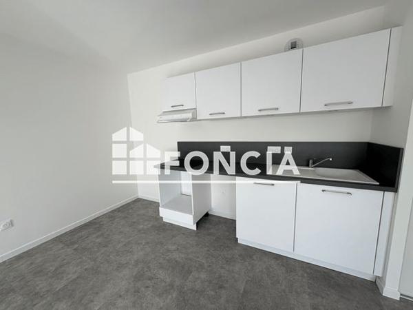 Location Appartement 3 pièces 76.53 m² - Sotteville Les Rouen 76300