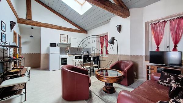 Cheval-Blanc (84460) Bâtisse de caractère du XVIIIe siècle – 450 m² – Cœur de Provence