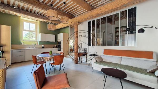 Cheval-Blanc (84460) Bâtisse de caractère du XVIIIe siècle – 450 m² – Cœur de Provence