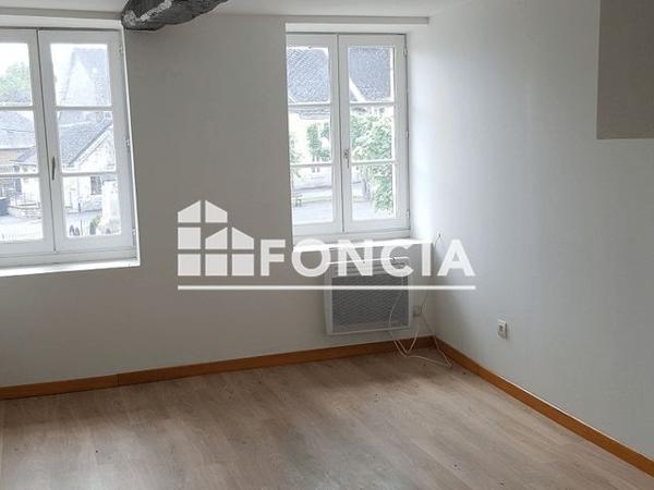 Location Maison 4 pièces 76.8 m² - 7 PLACE DE L'EGLISE Sevigny Waleppe 08220