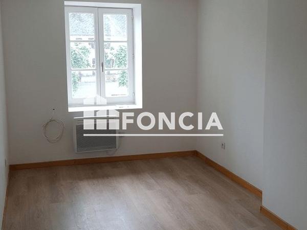 Location Maison 4 pièces 76.8 m² - 7 PLACE DE L'EGLISE Sevigny Waleppe 08220