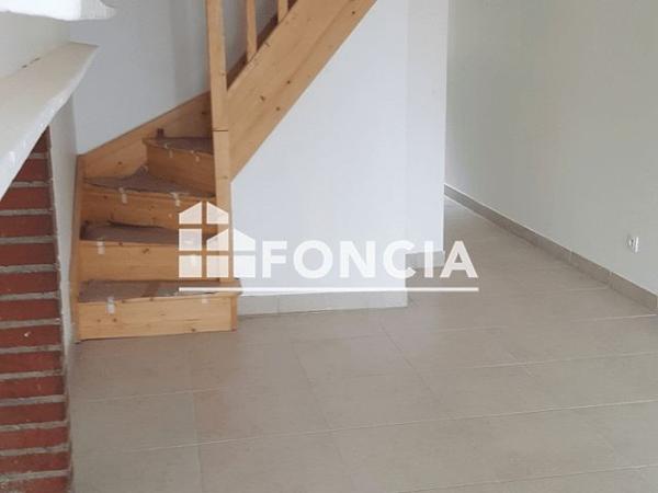 Location Maison 4 pièces 76.8 m² - 7 PLACE DE L'EGLISE Sevigny Waleppe 08220