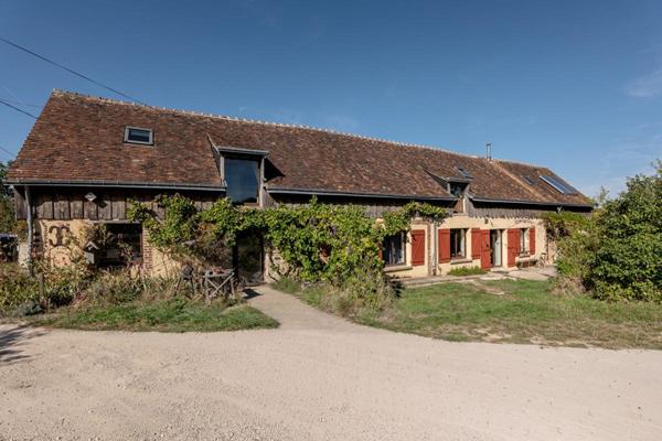 LIEUX UNIQUES ® x PROPRIÉTÉS PRIVÉES ® PROPOSE BELLE LONGÈRE 202 M² SUR UN TERRAIN DE 9051 M² - BOURSAY
