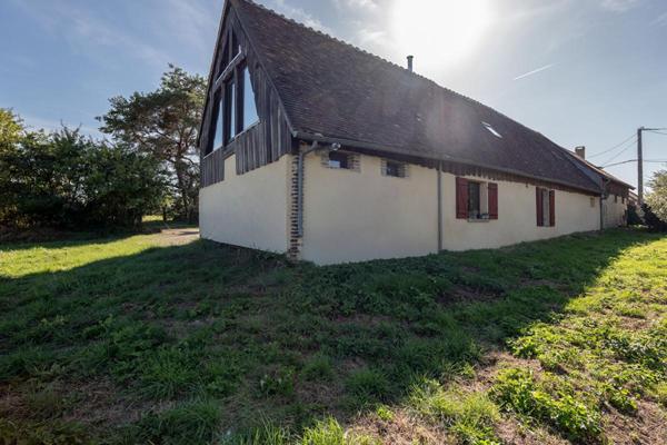 LIEUX UNIQUES ® x PROPRIÉTÉS PRIVÉES ® PROPOSE BELLE LONGÈRE 202 M² SUR UN TERRAIN DE 9051 M² - BOURSAY