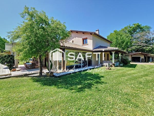 Belle traditionnelle 5 chambres, bureau, garage, piscine