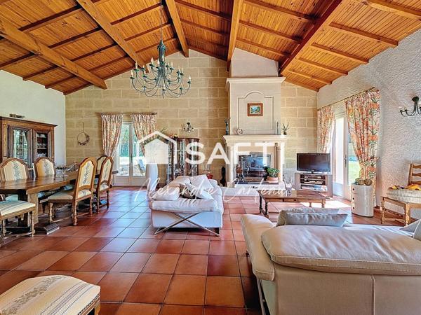 Belle traditionnelle 5 chambres, bureau, garage, piscine