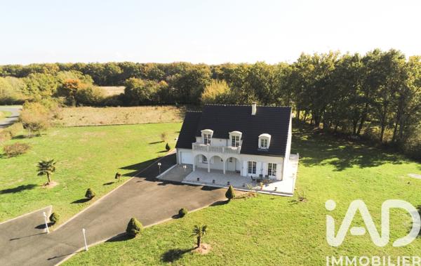 Maison à vendre 5 pièces 190 m² La Chapelle-Hugon