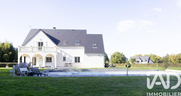 Maison à vendre 5 pièces 190 m² La Chapelle-Hugon