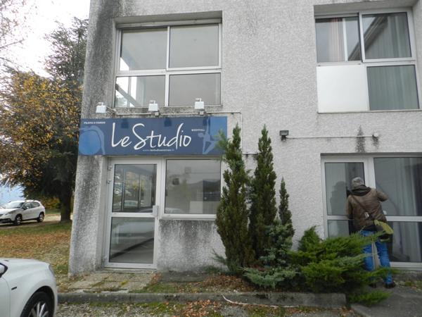 Dpt Isère (38), à vendre VOIRON Locaux d'activités 1330 m²