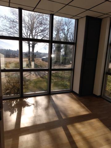 Dpt Isère (38), à vendre VOIRON Locaux d'activités 1330 m²