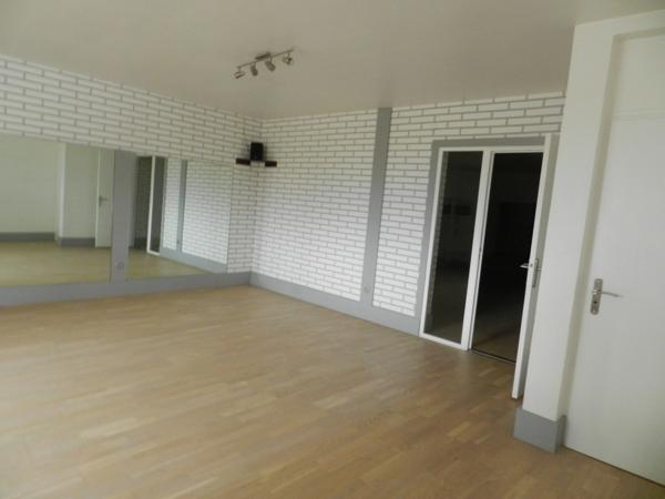 Dpt Isère (38), à vendre VOIRON Locaux d'activités 1330 m²