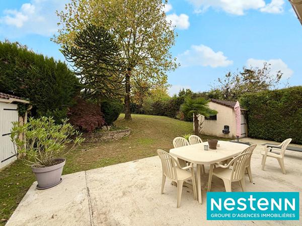 Maison de plain-pied, 5 pièces de 96 m2 sur un terrain d'environ 664 m² située à Jonage Le Haut
