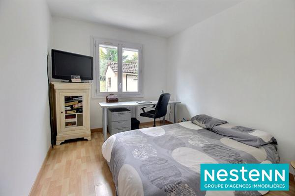 Maison de plain-pied, 5 pièces de 96 m2 sur un terrain d'environ 664 m² située à Jonage Le Haut