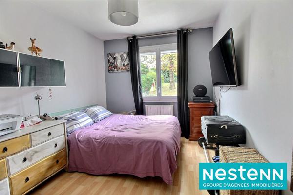 Maison de plain-pied, 5 pièces de 96 m2 sur un terrain d'environ 664 m² située à Jonage Le Haut