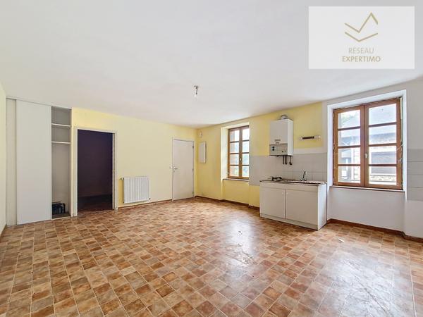 Cassagnes-Bégonhès (12120) RARE ! Micro-immeuble rentable à Cassagnes-Bégonhès – 230 m² – 3 logements
