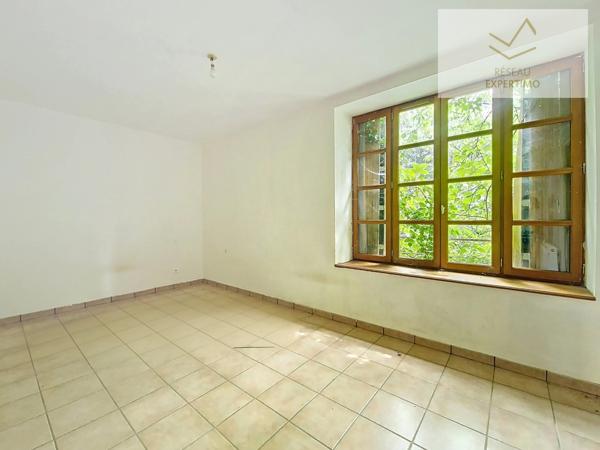 Cassagnes-Bégonhès (12120) RARE ! Micro-immeuble rentable à Cassagnes-Bégonhès – 230 m² – 3 logements