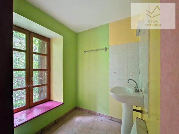 Cassagnes-Bégonhès (12120) RARE ! Micro-immeuble rentable à Cassagnes-Bégonhès – 230 m² – 3 logements