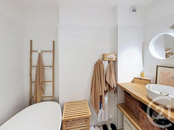 Appartement F3 à vendre  3 pièces - 75,70 m 2   MANDELIEU LA NAPOULE  - 06