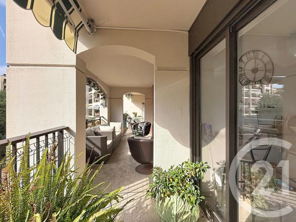 Appartement F3 à vendre  3 pièces - 75,70 m 2   MANDELIEU LA NAPOULE  - 06