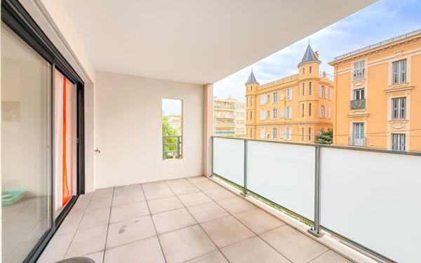Appartement à vendre    3 pièces • 74,01 m2 Nice