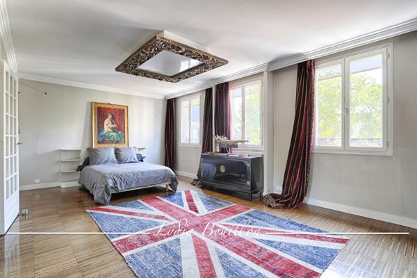 MONTROUGE centre-ville, Maison 147 m2, 5 pièces avec terrasse et très grand jardin