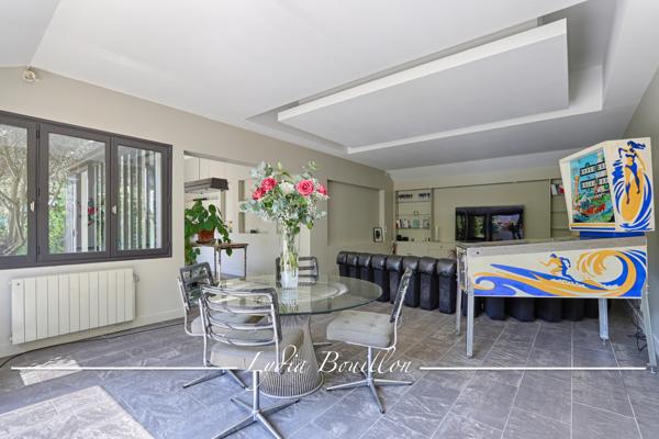 MONTROUGE centre-ville, Maison 147 m2, 5 pièces avec terrasse et très grand jardin