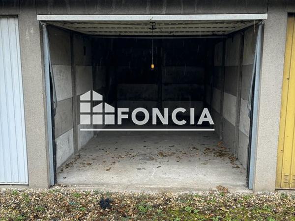 Location Parking 12 m² - 65 BIS AVENUE DE VERDUN Meyzieu 69330