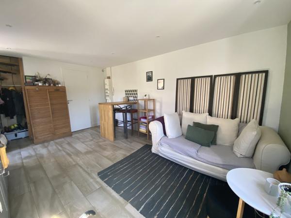 Appartement
                                                                                                                                                                                                                                                                                                                        2 pièce(s)                                                                                                                                                                                                          1 chambre(s)                                                                                                                                                                                                          30.38  m²