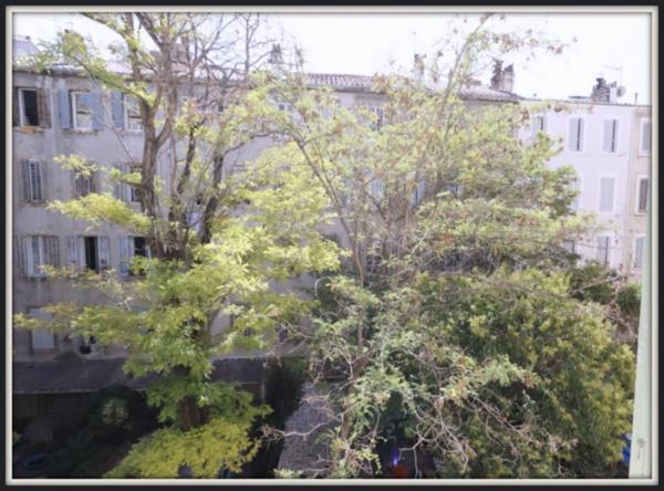 Dpt Bouches du Rhône (13), à louer MARSEILLE 4EME ARRONDISSEMENT appartement T2 meublé