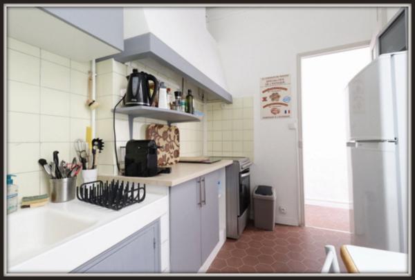 Dpt Bouches du Rhône (13), à louer MARSEILLE 4EME ARRONDISSEMENT appartement T2 meublé