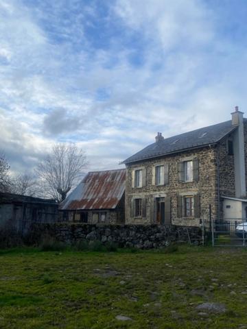 CORPS DE FERME, MAISON ET GRANGE