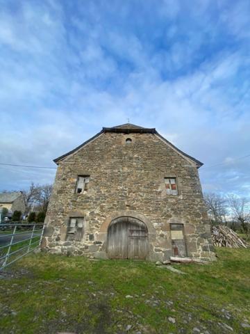 CORPS DE FERME, MAISON ET GRANGE