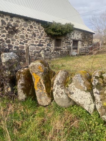 CORPS DE FERME, MAISON ET GRANGE
