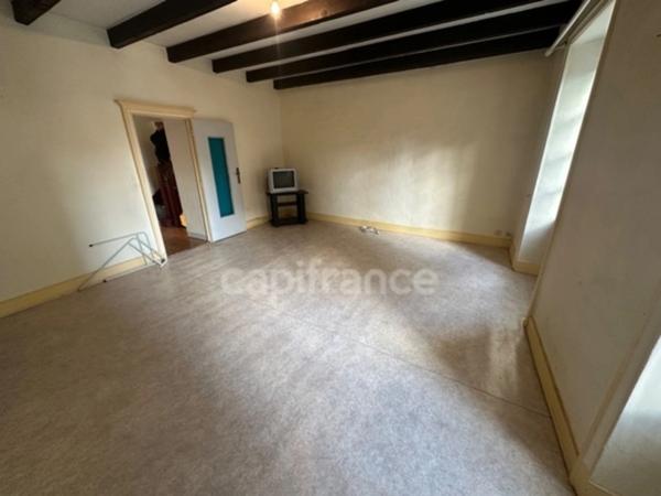 EXCLUSIVITÉ - APPARTEMENT DUPLEX avec local commercial en rez-de-chaussée-de-chaussée à vendre 5 pièces CARHAIX PLOUGUER (29)