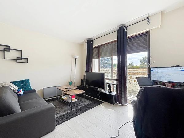 Vente                                                      Appartement
                        
                     1 pièces                      30 m2                     à Combs-la-Ville