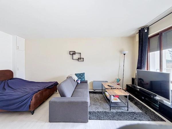 Vente                                                      Appartement
                        
                     1 pièces                      30 m2                     à Combs-la-Ville