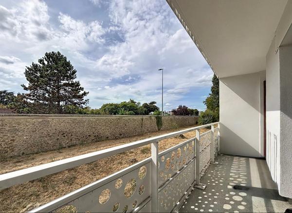 Vente                                                      Appartement
                        
                     1 pièces                      30 m2                     à Combs-la-Ville