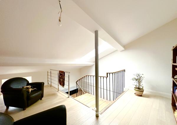 Maison 10 pièce(s) 5 chambre(s) 377 m²