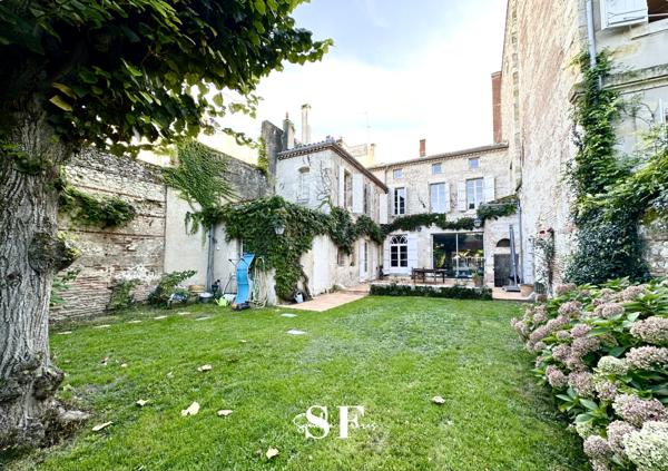Maison 10 pièce(s) 5 chambre(s) 377 m²