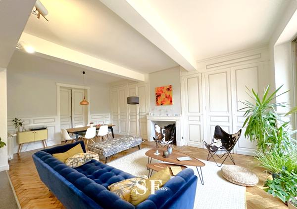 Maison 10 pièce(s) 5 chambre(s) 377 m²