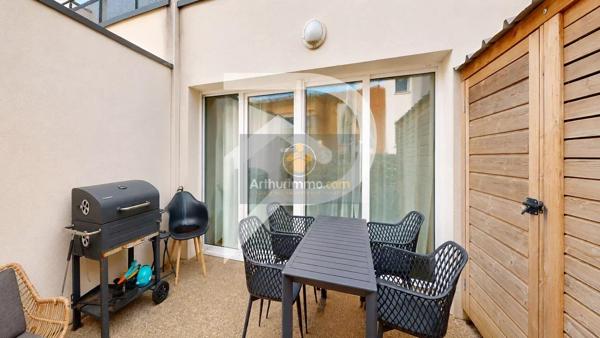 Vente                                                      Appartement
                        
                     3 pièces                      82 m2                     à Chanteloup-les-Vignes