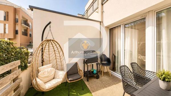 Vente                                                      Appartement
                        
                     3 pièces                      82 m2                     à Chanteloup-les-Vignes