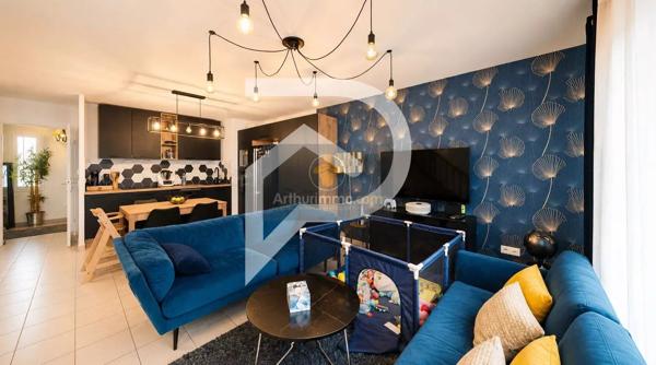 Vente                                                      Appartement
                        
                     3 pièces                      82 m2                     à Chanteloup-les-Vignes