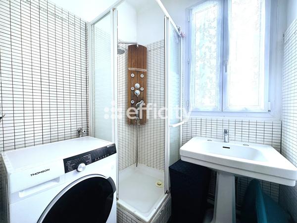 Appartement
         2 pièces
        - 45 m² 299 000 € *