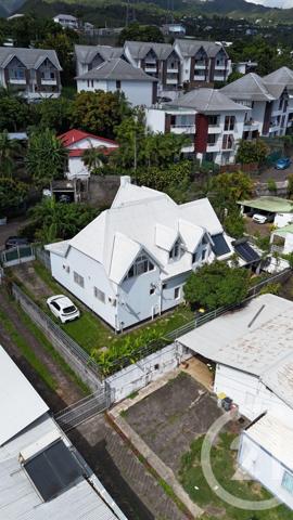 Maison à vendre  11 pièces - 184,99 m2 ST DENIS - 974